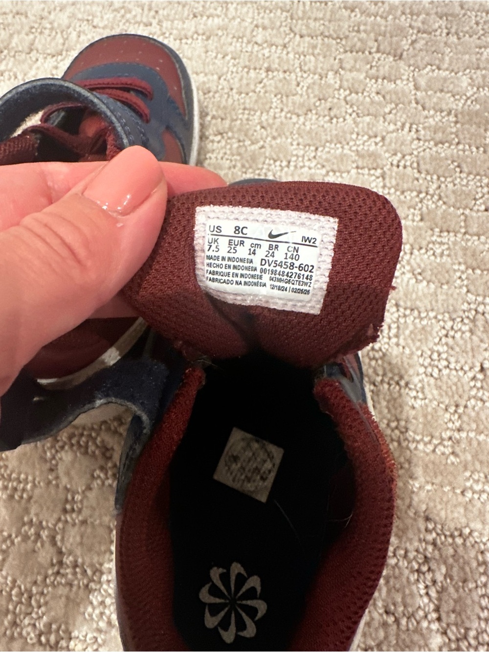 Toddler Nike court borough low sneakers 8C burgundy and navy - Picture 2 of 4
